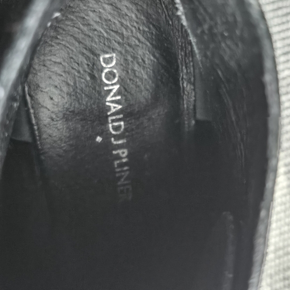 Donald J. Pliner Sz 9 Black Ankle Boots - Picture 2 of 7